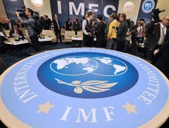Il Fondo monetario rivede al rialzo le stime del Pil per l'Italia Il Fondo monetario rivede al rialzo le stime del Pil per l'Italia