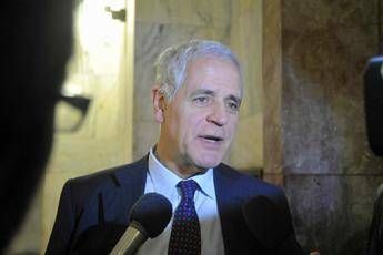 Caso Maugeri, sequestrati 5 mln a Formigoni Caso Maugeri, sequestrati 5 mln a Formigoni
