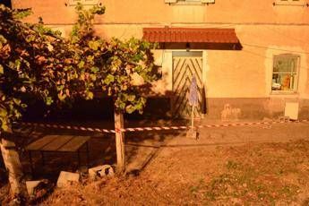 Uccide il padre a coltellate dopo lite Uccide il padre a coltellate dopo lite