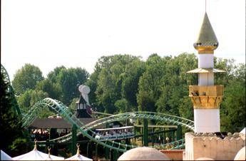 Incidente a Gardaland Bimba vola dalle tazze rotanti