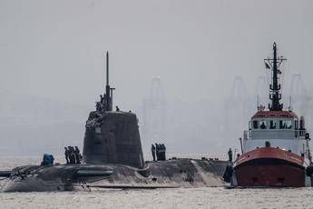 Gibilterra, collisione tra sottomarino nucleare e nave mercantile Gibilterra, collisione tra sottomarino nucleare e nave mercantile
