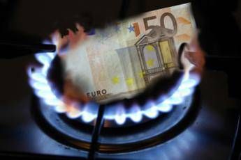 Bollette luce e gas, arriva il salasso Bollette luce e gas, arriva il salasso