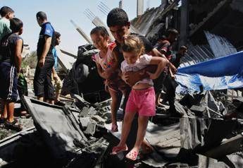 Ennahda accusa Il Cairo, ha impedito atterraggio ad aereo tunisino con aiuti per Gaza Ennahda accusa Il Cairo, ha impedito atterraggio ad aereo tunisino con aiuti per Gaza