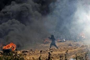 Scontri a Gaza, 500 feriti Scontri a Gaza, 500 feriti