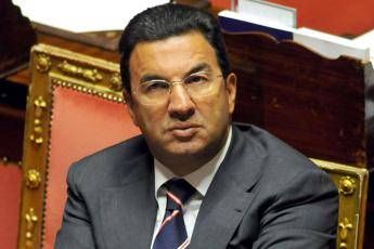 Ap, Gentile: Mi dimetto e invito a votare FI Ap, Gentile: Mi dimetto e invito a votare FI