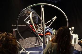 Roma, troppi malori alla mostra: divieto per over 60 Roma, troppi malori alla mostra: divieto per over 60