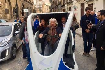 Grillo apre allo Ius soli Grillo apre allo Ius soli