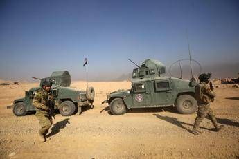 Orrore in Iraq, 100 corpi decapitati in città liberata dall'Is Orrore in Iraq, 100 corpi decapitati in città liberata dall'Is