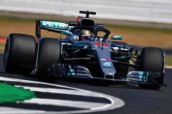 Pole Hamilton, Ferrari a un soffio Pole Hamilton, Ferrari a un soffio