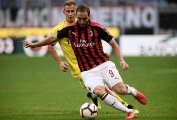Higuain scatenato, il Milan vola Higuain scatenato, il Milan vola