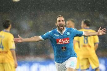 De Laurentiis: Se Higuain va alla Juve tradisce se stesso De Laurentiis: Se Higuain va alla Juve tradisce se stesso
