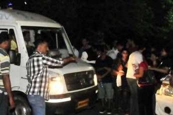 Giallo a Nuova Delhi, in 11 bendati e impiccati in casa Giallo a Nuova Delhi, in 11 bendati e impiccati in casa