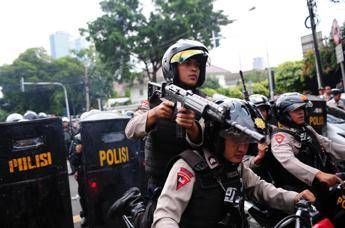 Indonesia. Bomba kamikaze non esplode, evitata strage in chiesa