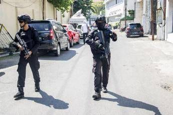 Famiglie kamikaze in Indonesia, nuovo volto del terrore Famiglie kamikaze in Indonesia, nuovo volto del terrore