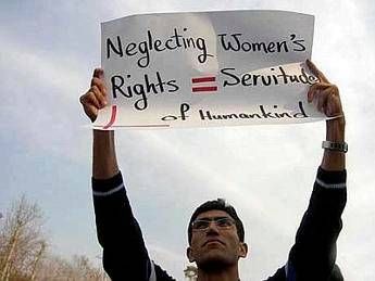 Iran: partita pallavolo maschile vietata alle donne, e' polemica a Teheran Iran: partita pallavolo maschile vietata alle donne, e' polemica a Teheran