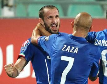 L'Italia batte l'Azerbaigian 2-1, per Chiellini doppietta e autogol L'Italia batte l'Azerbaigian 2-1, per Chiellini doppietta e autogol