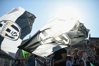 Napoli usa il sapone, bufera su Juventus under 15 Napoli usa il sapone, bufera su Juventus under 15