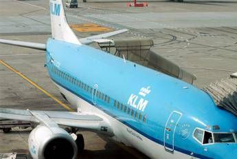 Volo Klm Amsterdam-Cagliari, avaria a bordo: atterraggio d'emergenza al Colombo Volo Klm Amsterdam-Cagliari, avaria a bordo: atterraggio d'emergenza al Colombo