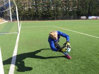 Ex portiere di serie A torna in campo a 75 anni Ex portiere di serie A torna in campo a 75 anni