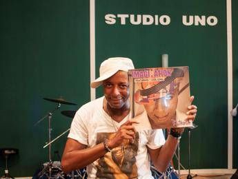 Lee John: Industria musicale cambiata radicalmente, giovani credano in se stessi Lee John: Industria musicale cambiata radicalmente, giovani credano in se stessi
