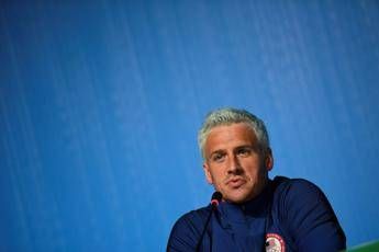 Rio 2016, video inguaia Lochte e compagni: nessuna rapina ma rissa e danni dal benzinaio /Guarda