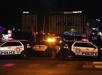 Las Vegas, prima strage di massa con armi automatiche Las Vegas, prima strage di massa con armi automatiche