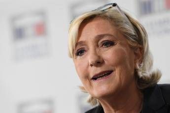 Le Pen: Mattarella scandaloso Le Pen: Mattarella scandaloso