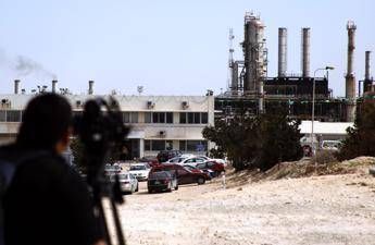 Libia:, persi ricavi petroliferi per 68 miliardi di dollari a causa della guerra Libia:, persi ricavi petroliferi per 68 miliardi di dollari a causa della guerra