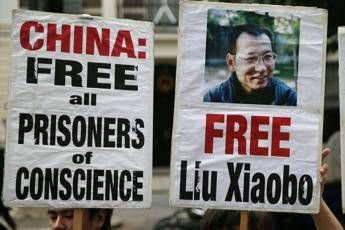 Nobel Liu Xiaobo in condizioni critiche. Pechino: No a cure all'estero Nobel Liu Xiaobo in condizioni critiche. Pechino: No a cure all'estero
