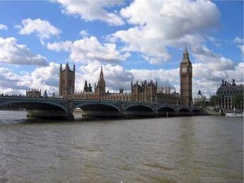 Vacanze estive, Londra è la meta preferita dagli italiani. Ma in top 10 sei località sono del Bel Paese Vacanze estive, Londra è la meta preferita dagli italiani. Ma in top 10 sei località sono del Bel Paese
