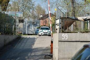 Milano, 2 poliziotti feriti in centro d'accoglienza Milano, 2 poliziotti feriti in centro d'accoglienza