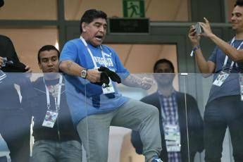 Maradona fa a pezzi Sampaoli Maradona fa a pezzi Sampaoli