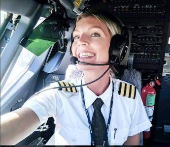 Fenomeno Maria, la (bella) pilota Ryanair star di Instagram /Foto Fenomeno Maria, la (bella) pilota Ryanair star di Instagram /Foto