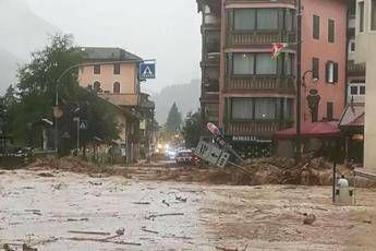 Nubifragio in Trentino, a Moena un fiume di fango Nubifragio in Trentino, a Moena un fiume di fango
