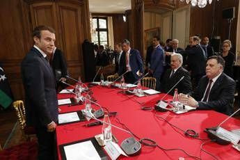 Libia, Macron: Impegno tra le parti per fine lotta armata Libia, Macron: Impegno tra le parti per fine lotta armata