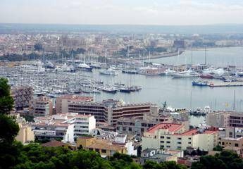 Morì a Maiorca giù da finestra hotel, non suicidio ma fuga da tentato stupro Morì a Maiorca giù da finestra hotel, non suicidio ma fuga da tentato stupro