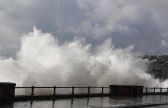 Maltempo, stop a collegamenti via mare Maltempo, stop a collegamenti via mare