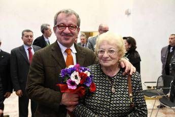 Morta la madre di Maroni, cordoglio di giunta e Regione Lombardia Morta la madre di Maroni, cordoglio di giunta e Regione Lombardia