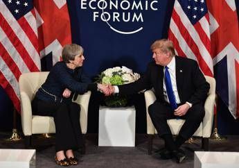 Trump incontra May: Ci piacciamo moltissimo Trump incontra May: Ci piacciamo moltissimo