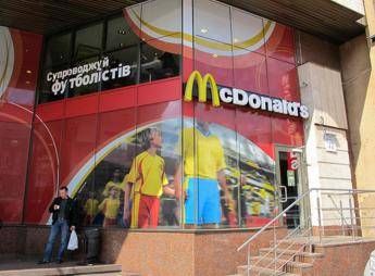 La crisi non risparmia i simboli del capitalismo: soffrono Coca-Cola, McDonald's e Ibm La crisi non risparmia i simboli del capitalismo: soffrono Coca-Cola, McDonald's e Ibm