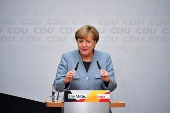 Merkel: Coalizione con Verdi e Fdp Merkel: Coalizione con Verdi e Fdp