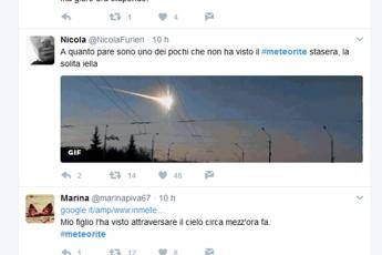 Un meteorite verde in cielo, tanti tweet. Lo vede pure Fedez Un meteorite verde in cielo, tanti tweet. Lo vede pure Fedez