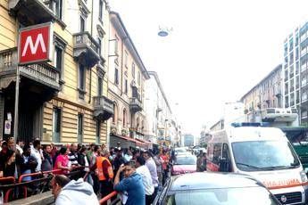 Milano, la metro inchioda: 7 in ospedale Milano, la metro inchioda: 7 in ospedale