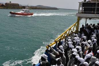 Ong denuncia: Noi in stand by mentre c'erano migranti da soccorrere Ong denuncia: Noi in stand by mentre c'erano migranti da soccorrere
