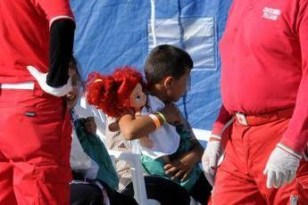 Ricciardi (Iss): Migranti più vaccinati degli italiani Ricciardi (Iss): Migranti più vaccinati degli italiani