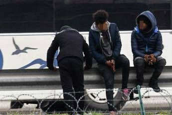 Salvini contro la Francia: Da oggi polizia al confine Salvini contro la Francia: Da oggi polizia al confine