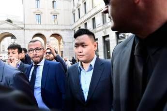 Milan ai cinesi, affare fatto. Berlusconi: Resto tifoso Milan ai cinesi, affare fatto. Berlusconi: Resto tifoso