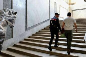 Cade da scala a Palazzo Reale e muore Cade da scala a Palazzo Reale e muore