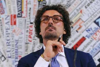 Alle Infrastrutture c'è il 'carabiniere' Toninelli Alle Infrastrutture c'è il 'carabiniere' Toninelli