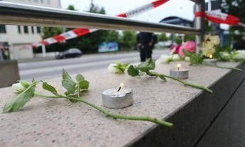 Monaco, 9 vittime. No legami con Is Suicida il killer 18enne /Video - Foto Monaco, 9 vittime. No legami con Is Suicida il killer 18enne /Video - Foto